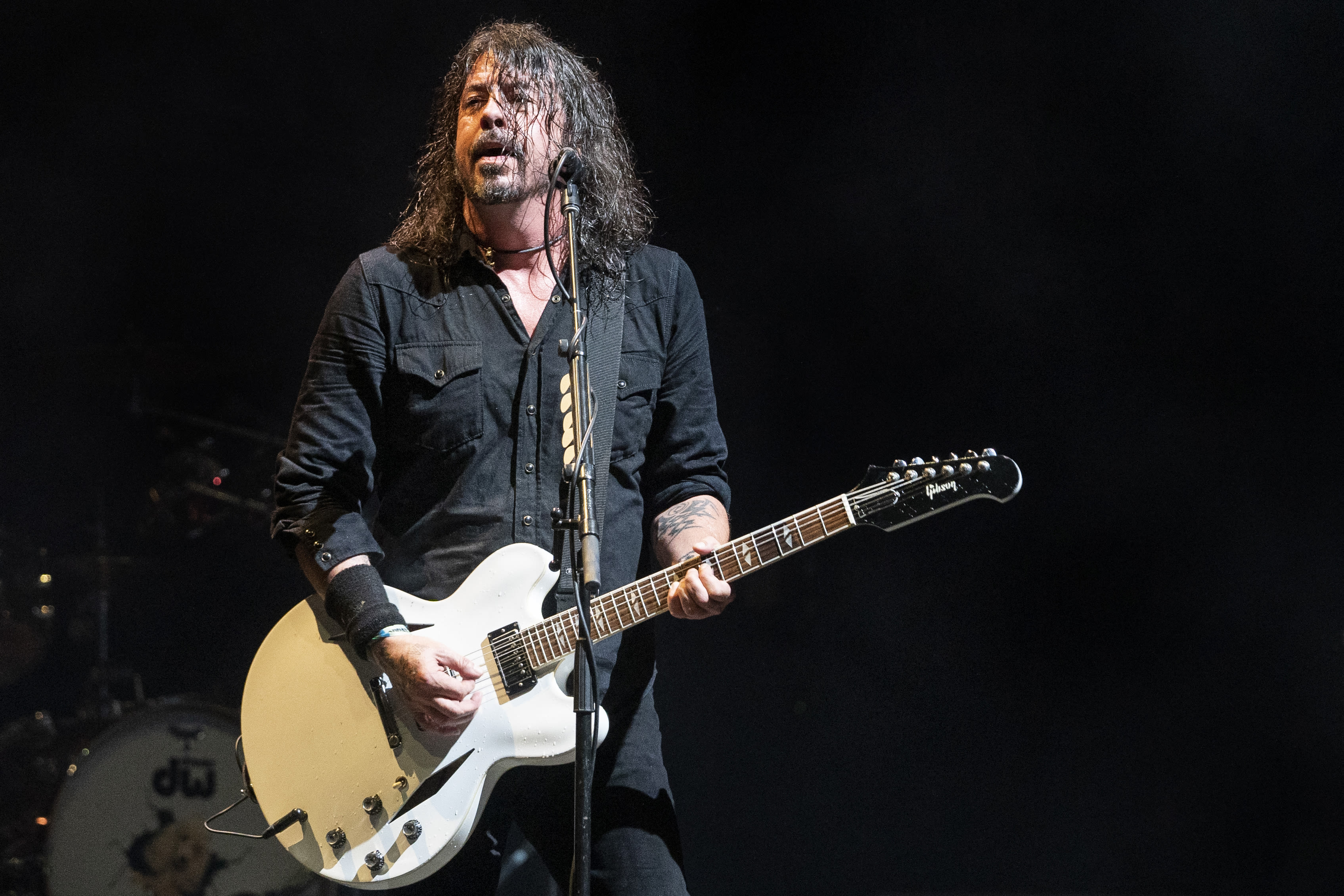 Dave Grohl looks nearly unrecognizable with clean-cut look post-Taylor diss