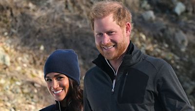 O maior sacrifício que Príncipe Harry fez por Meghan Markle, segundo biógrafo da Família Real: 'É difícil para ele'