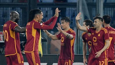 La Roma resiste con diez y elimina al Milan en la Europa League