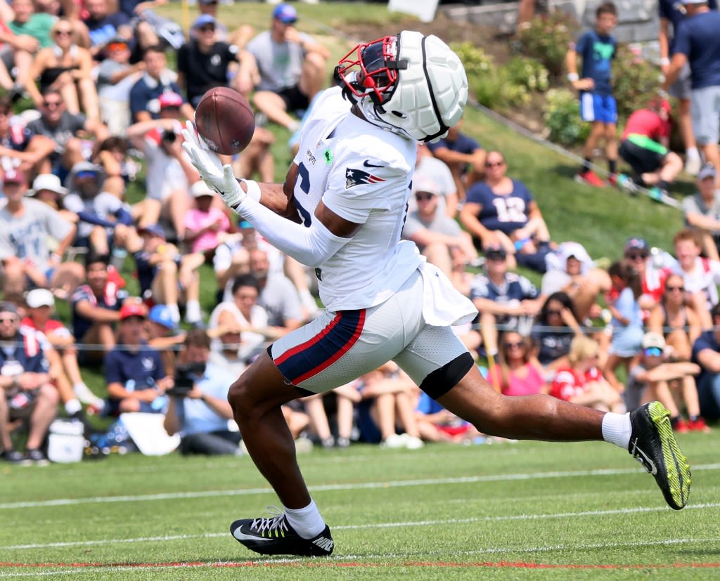 Patriots training camp Day 4: Rookie receivers flash, Drake Maye rides up-and-down practice