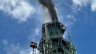 Controlado un incendio en la aguja de la catedral de Ruan, Francia