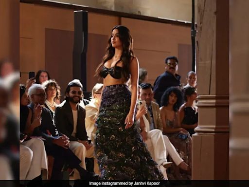 Viral: Janhvi Kapoor's Rumoured Boyfriend Shikhar Pahariya Cheers For Her At Paris Fashion Week