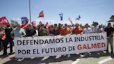 Protesta contra el cierre de Galmed en la subdelegación del gobierno