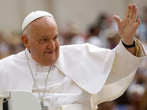 El papa tiene en su mesilla de noche un libro de Salmos de un soldado ucraniano muerto