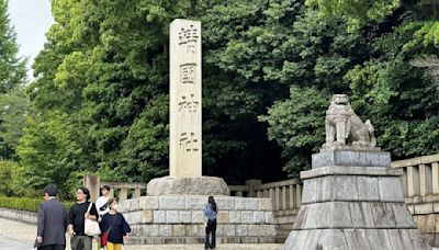 中國網紅在靖國神社撒尿塗鴉、已離境返中，官方呼籲理性表達訴求，高金素梅舊案被翻出 - TNL The News Lens 關鍵評論網