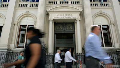 El Banco Central volvió a bajar la tasa de interés y quedó en 40% anual: qué pasará con los plazos fijos | Economía