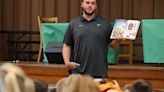 Current and former UT players visit Bluff City Elementary