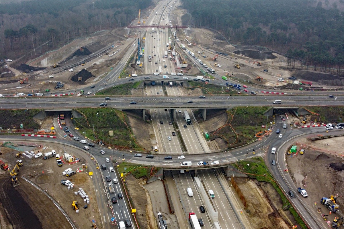 M25 closure – live: Drivers warned of delays and 19-mile diversion as motorway shuts for full weekend