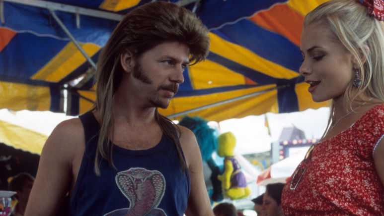 David Spade visits Kentucky fireworks stand, gets right back into 'Joe Dirt' character