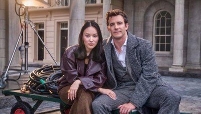 Look: 'Bridgerton' photo shows Yerin Ha, Luke Thompson on Season 4 set