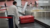下飛機「紅色」行李箱最難等？影片千萬點擊衝熱搜 航空公司揭密內幕