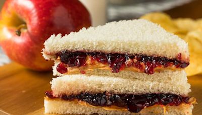 Here's Exactly What Happens to Your Body If You Eat Peanut Butter and Jelly Every Day