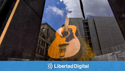 Recuperan de cajas para la basura la mítica guitarra de doce cuerdas de John Lennon