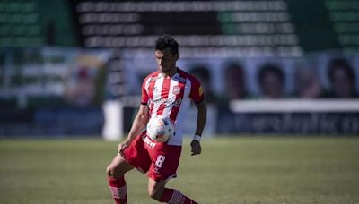 “Tino” Costa dio una entrevista con la camiseta de San Martín de Tucumán antes de su retiro