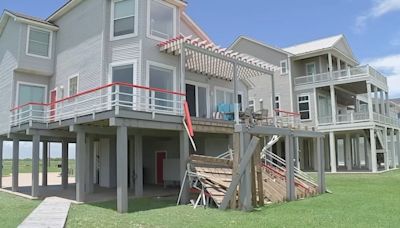 Investigation underway after Galveston house balcony collapses, killing 'PR Fairy' Susan Farb Morris