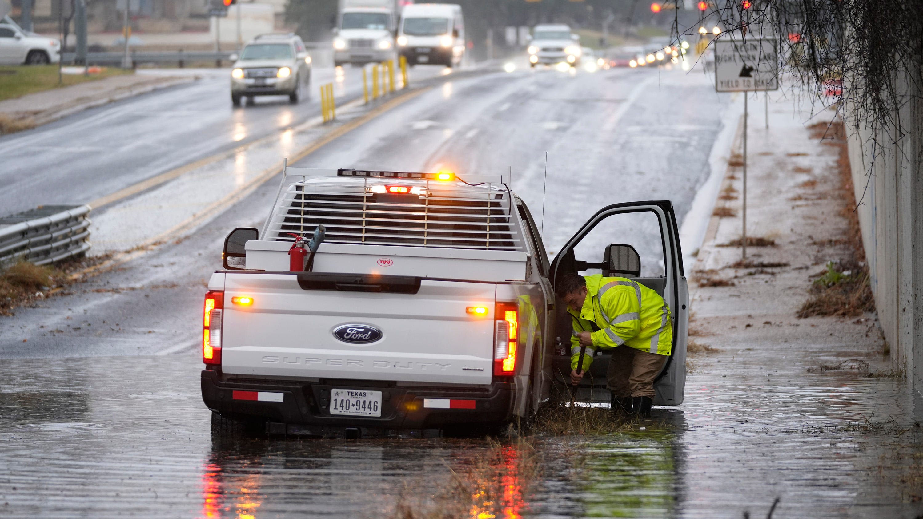 Rain, thunderstorms remain in Austin forecast this weekend, National Weather Service says