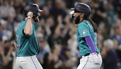 Deadspin | J.P. Crawford's grand slam sparks Mariners' rout of Angels