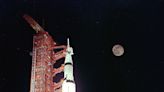 Viejas glorias de la NASA rememoran experiencias como ejemplo para Artemis