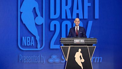 Toronto Tabbed to Take Star Freshman Center in Too-Early NBA Mock Draft