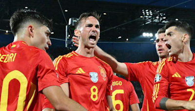 Training in sandals & injuries - Spain's unlikely turning point