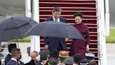 Xi Arrives in Paris to Begin Europe Tour as Trade Tensions Rise