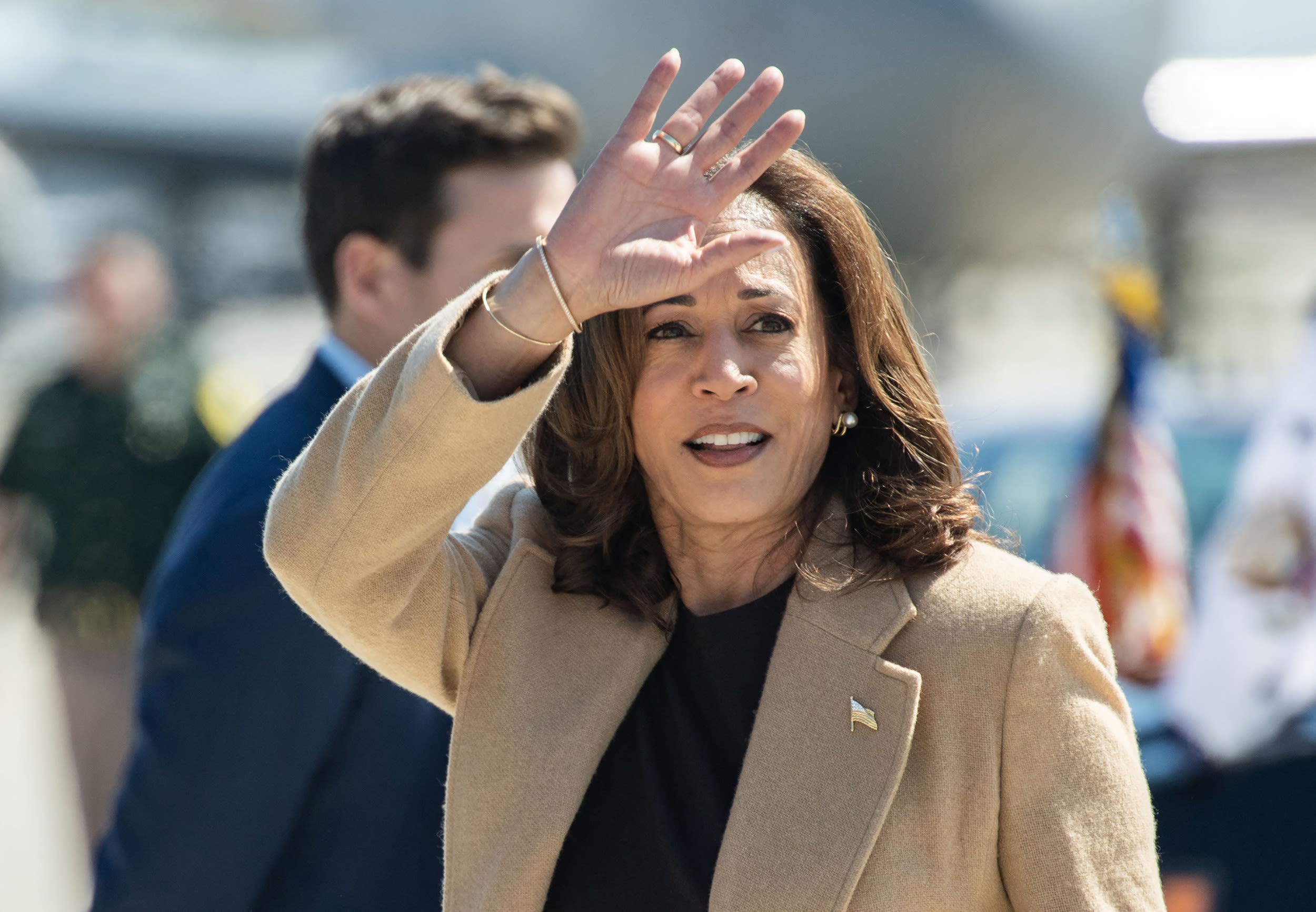 Kamala Harris goes "off script" in remarks about Georgia school shooting