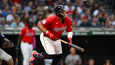 Josh Naylor singles home his brother Bo with the go-ahead run in the 8th, Guardians edge Tigers 2-1