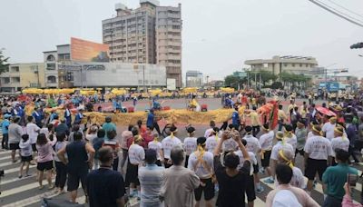 相隔6年 台南麻豆香遶境登場大「烤」驗