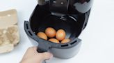 Huevos cocidos en la airfryer: la forma y el tiempo que debes dejarlos para que queden perfectos