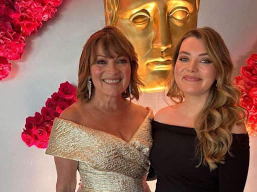 Lorraine Kelly's pregnant daughter Rosie shares incredible close-up of dazzling engagement ring