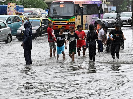 Mumbai Rains Highlights: Trains delayed amid IMD's ‘yellow alert’