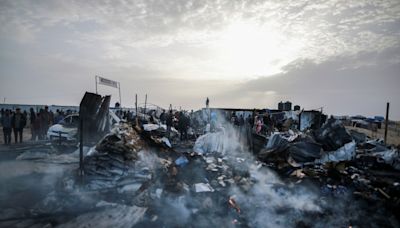 Israeli military sets fire to Palestinian refugee camp in Rafah, Netanyahu says result was a ‘tragic mishap’