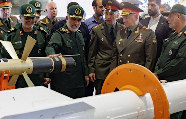 Is Iran supplying ballistic missiles to Russia for the Ukraine war?