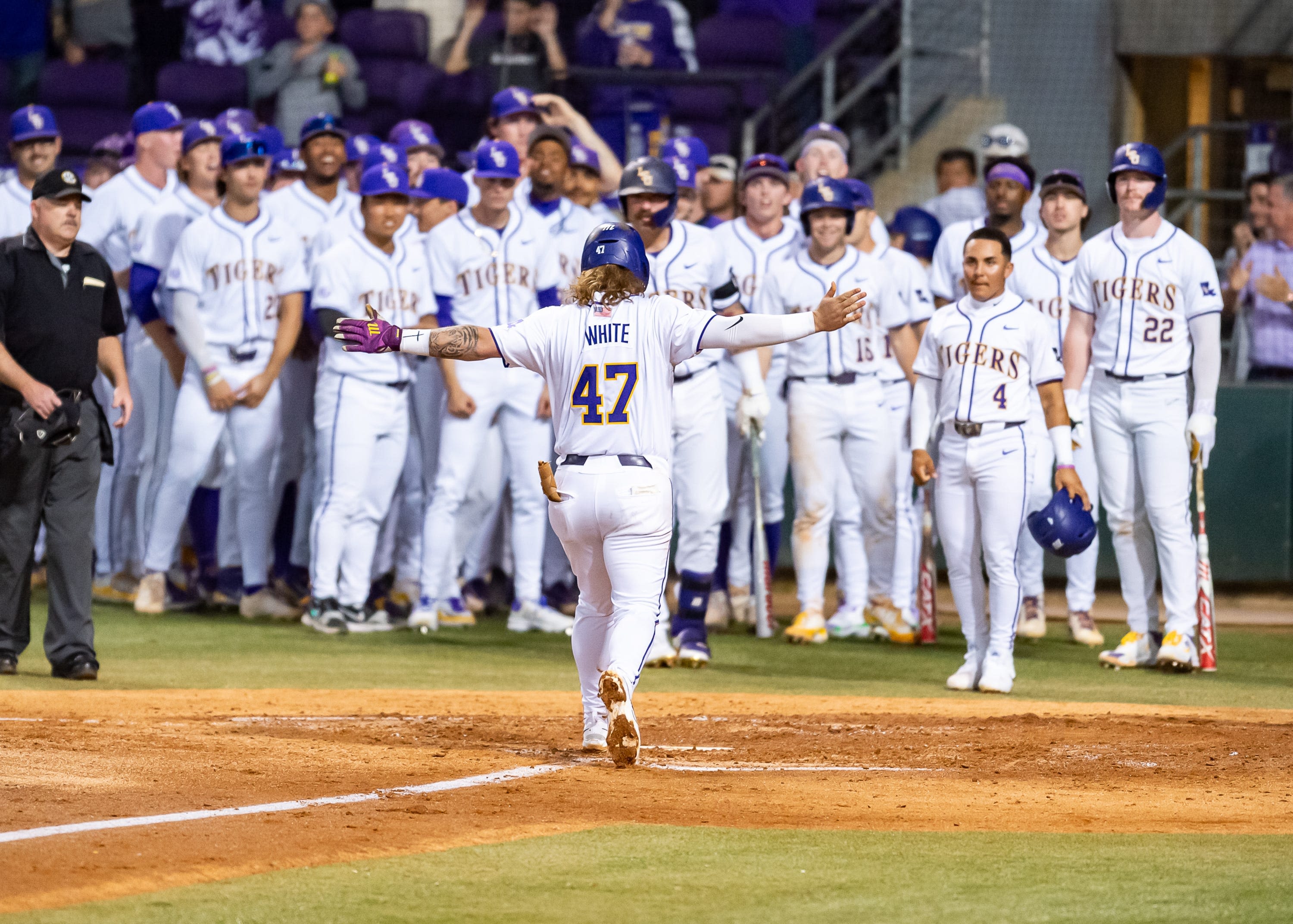 LSU baseball lands one of top remaining transfer portal players in this West Coast pitcher