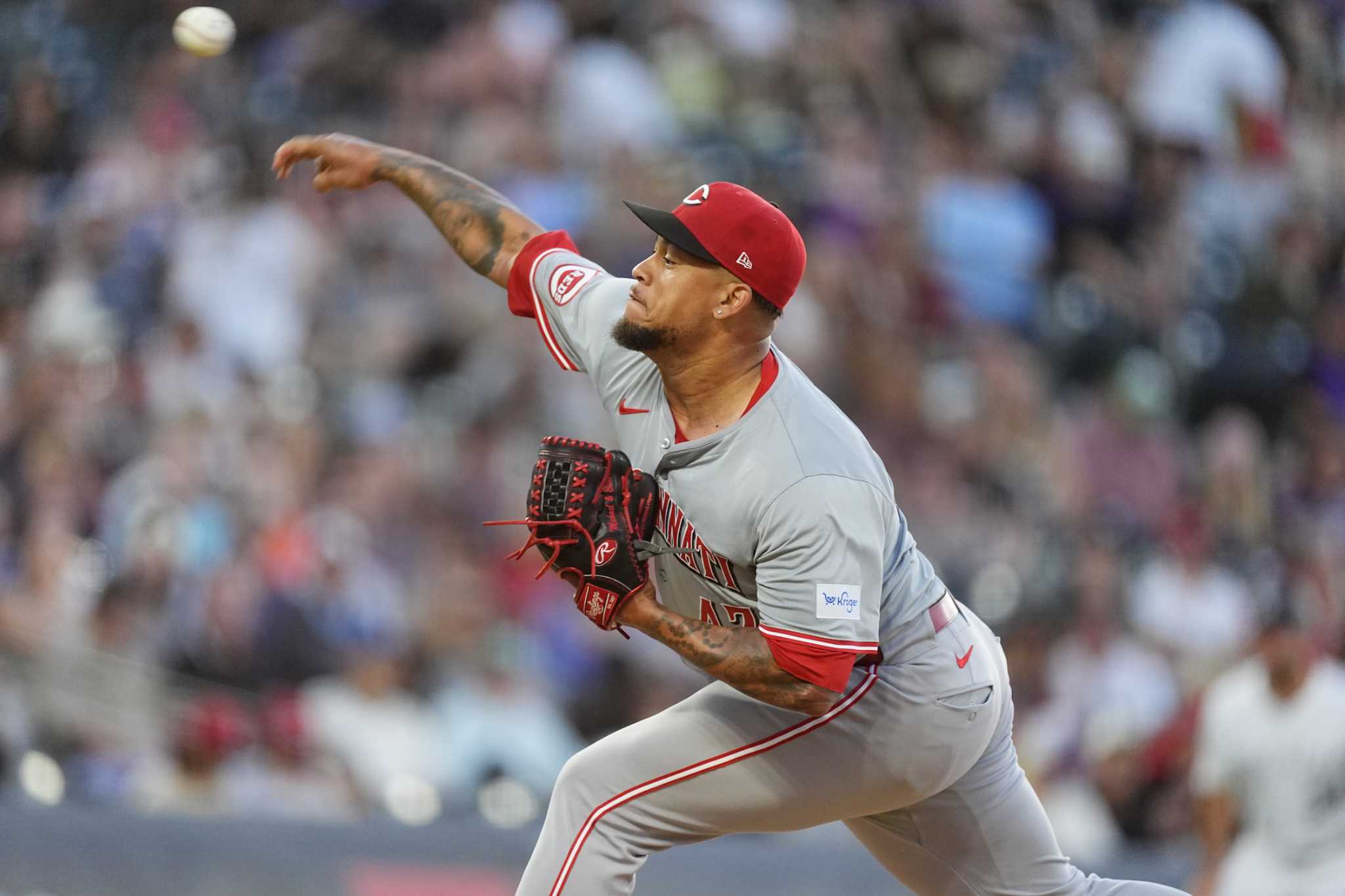 Frankie Montas pitches 7 1-hit innings, Elly De La Cruz homers in Reds' 4-1 victory over Rockies