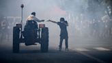 Manifestation « anti-bassines » à La Rochelle : des heurts entre black blocs et policiers, plusieurs interpellations