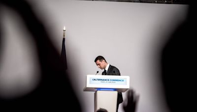 Réforme des retraites, impôts, prix planchers… Comment le RN réajuste son programme au fil de la campagne