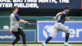 Julio Gets Hot as M's Use Comeback to Salvage Finale vs. Nats