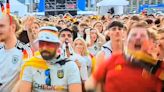 600.000 visitas y subiendo: un español enloquece con el gol de Merino en plena fan zone de Alemania, sublime