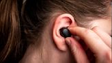 Workplace earbud use a growing concern for safety advocates - Business Insurance