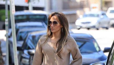 Jennifer Lopez Combined a Gen Z-Approved Trend With a Millennial Classic