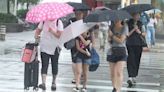 明天雨更大！氣象署：各地防大雨或豪雨、強陣風