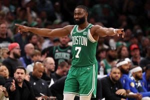 Former Celtics, Boston sports legends react to Banner 18