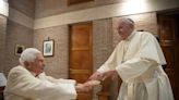 Papa Francisco dice que Benedicto le apoyó en los derechos para las parejas LGBT