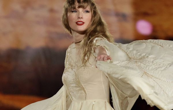 Taylor Swift Reportedly Spends a Huge Amount on This Nearly Every Night for Her Eras Tour Team