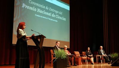 Entregan premios nacionales de ciencias y José Mario Molina