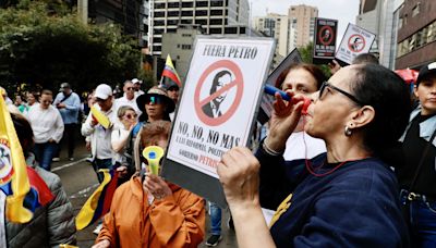 Los colombianos hacen en las calles la mayor manifestación contra el Gobierno de Petro