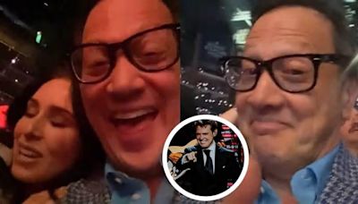 Rob Schneider acude a concierto de Luis Miguel con su esposa ¡Los más fans!