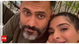 Sonam Kapoor wishes hubby Anand Ahuja on his birthday with a heartfelt post ; says, ‘Vayu and I are so lucky to have you as our guiding light’ | Hindi Movie News - Times of India