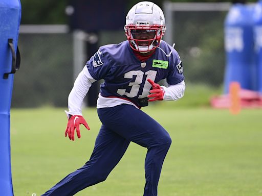 Patriots training camp battles: Which CB will roam opposite Gonzalez?